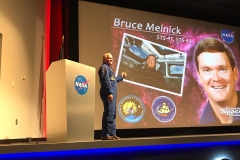 29/10 - Palestra com astronauta Bruce Melnick, duas vezes em missão espacial. No evento ele falou sobre as missões e a escolha da carreira.