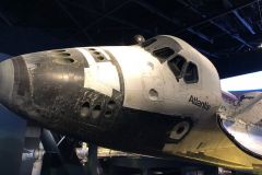 Alunos do Da Vinci visitam ônibus espacial Atlantis, da Nasa