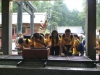 17-alunos-se-purificando-no-templo-xintoista-de-toshogu-cidade-de-nikki